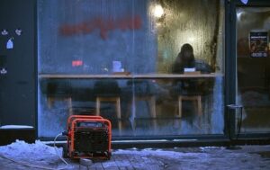 Українцям цілодобово вимикатимуть світло в суботу