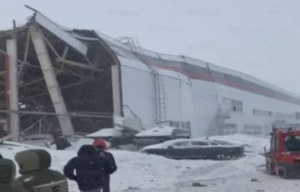 В РФ обвалився дах на автопідприємстві: є потерпілі