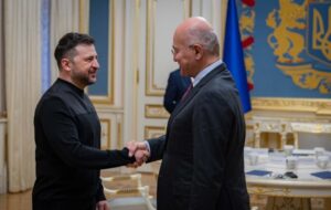 Зеленський зустрівся з верховним комісаром ООН у справах біженців