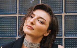 Зірка Кварталу 95 Анастасія Оруджова заручилася