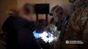 Створили «бізнес» на виготовленні дитячої порнографії: поліцейські затримали подружжя киян