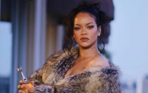 Будинок Ріанни у Лос-Анджелесі обстріляли: співачка була всередині маєтку