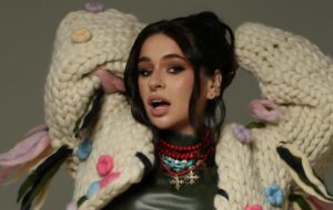 FI&Iuml;NKA розкрила заробіток із хіта Афини