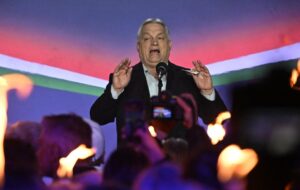 Орбан зчинив істерику через опозиційних мітингарів