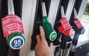 Росія вводить повну заборону на експорт бензину