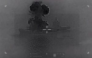 США показали знищення найбільшого корабля Ірану