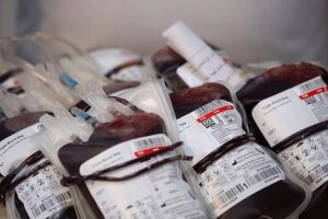 Свідки Єгови пом’якшили заборону на переливання крові