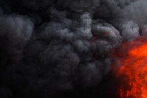 У Приморську другу добу палає нафтобаза, дим видно з супутника