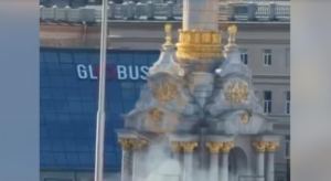 У трьох районах Києва впали впали уламки дронів