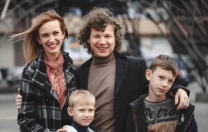 Український співак розлучився з дружиною після 18 років шлюбу