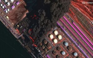 Зйомка з супутника показала, як горять порти РФ