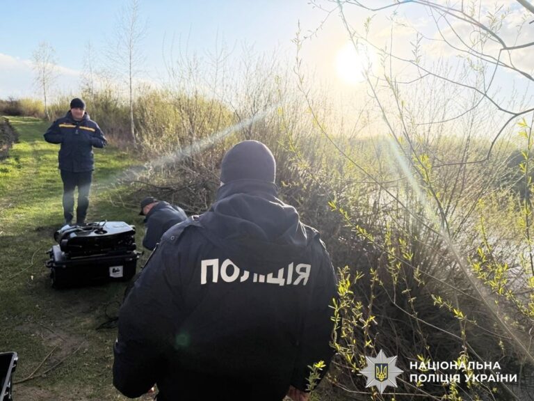 На Рівненщині на пошуки 4-річного хлопчика залучили підводні дрони