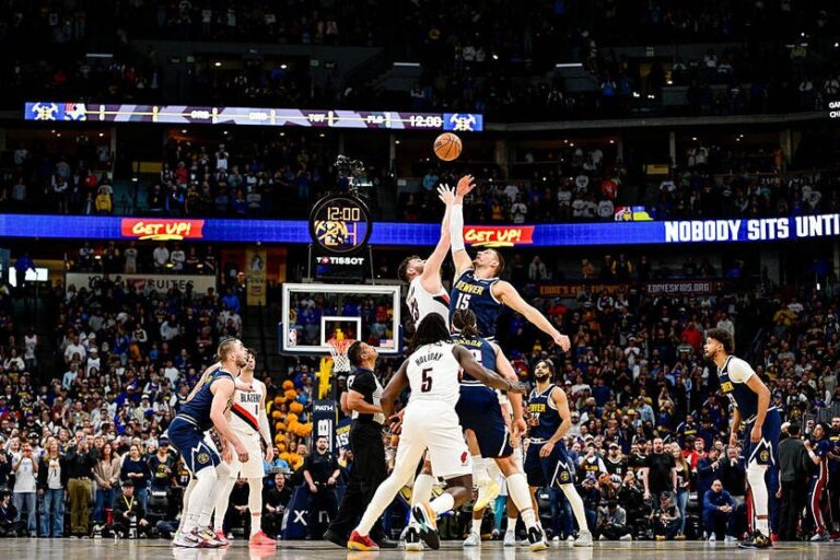 НБА: Денвер дотиснув Портленд