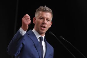 Новий лідер Угорщини пообіцяв позбитися держЗМІ