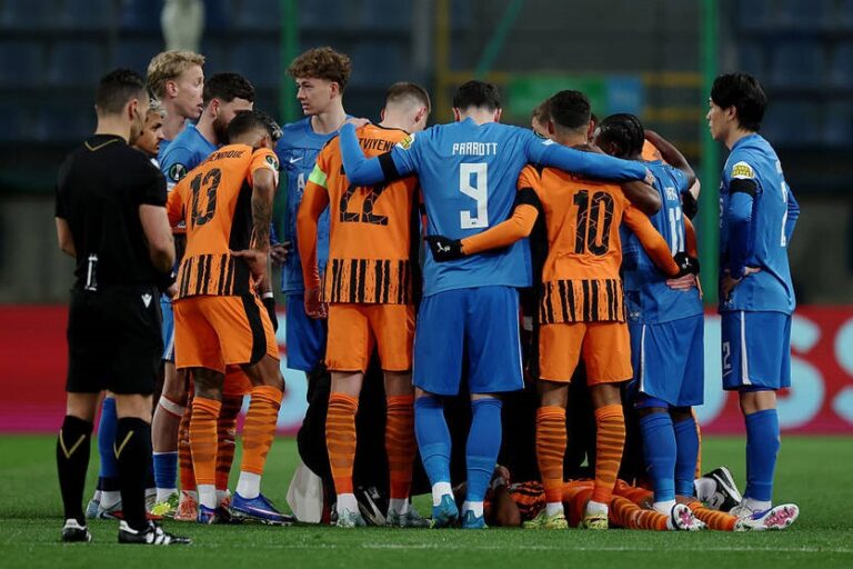 Обнадійливий початок матчу Шахтаря був перерваний непритомністю його гравця