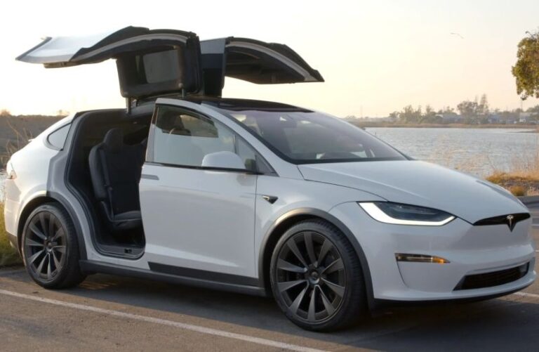 Tesla завершила виробництво Model S і Model X
