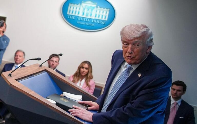 Трамп: США мають план знищення “всіх мостів і електростанцій” Ірану