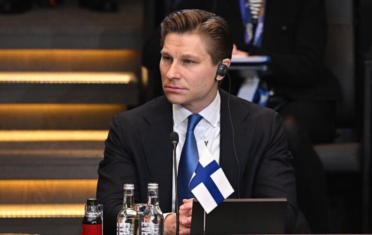 У Фінляндії розглядають дозвіл на ввезення ядерної зброї