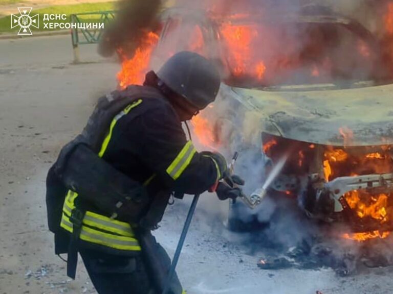 У Херсоні через атаку дронів постраждали щонайменше п’ятеро осіб