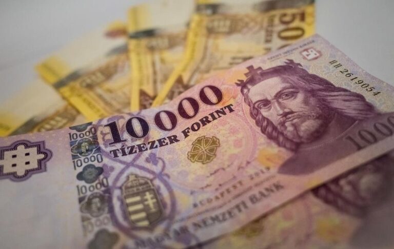 Угорський форинт почав раптово дорожчати