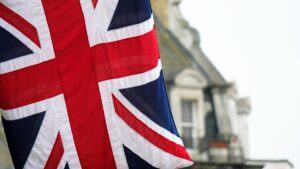 ЗМІ дізналися, чи братиме участь Британія у блокаді Ормузької протоки