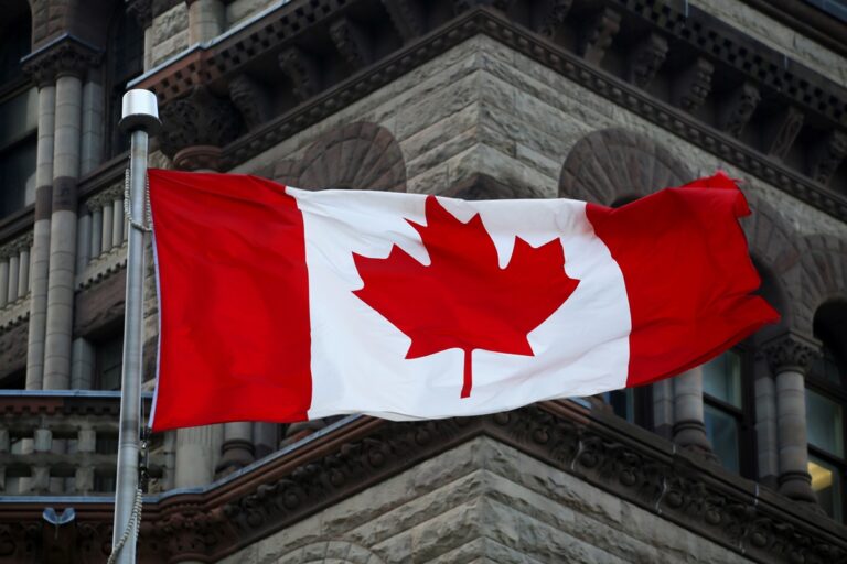 Канада скасувала візи громадянам трьох країн Африки через Еболу