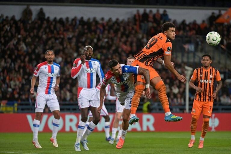 Перший поєдинок із Крістал Пелес Шахтар програв