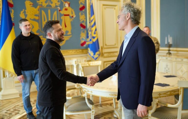 Президент зустрівся з керівником компанії Palantir