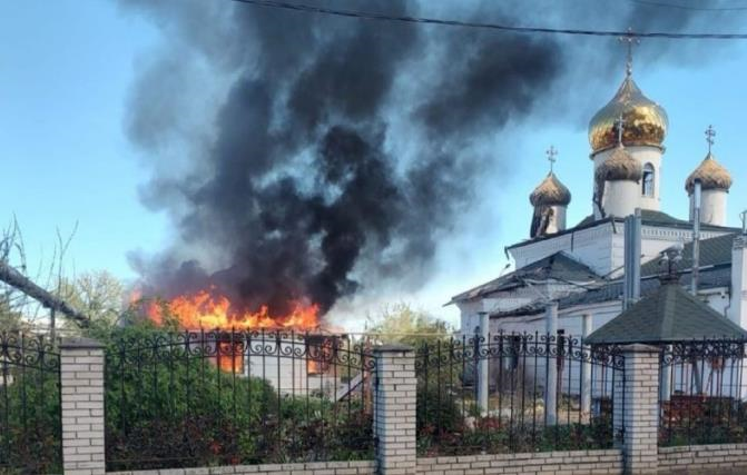 РФ вдарила по Вільнянську на Запоріжжі, пошкоджена церква, є загиблий