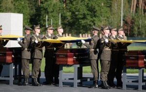 Відомо, скільки поховань провели на військовому меморіальному цвинтарі
