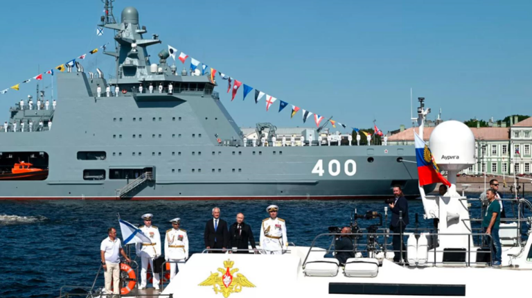 У Росії вдруге поспіль скасували військово-морський парад у Петербурзі