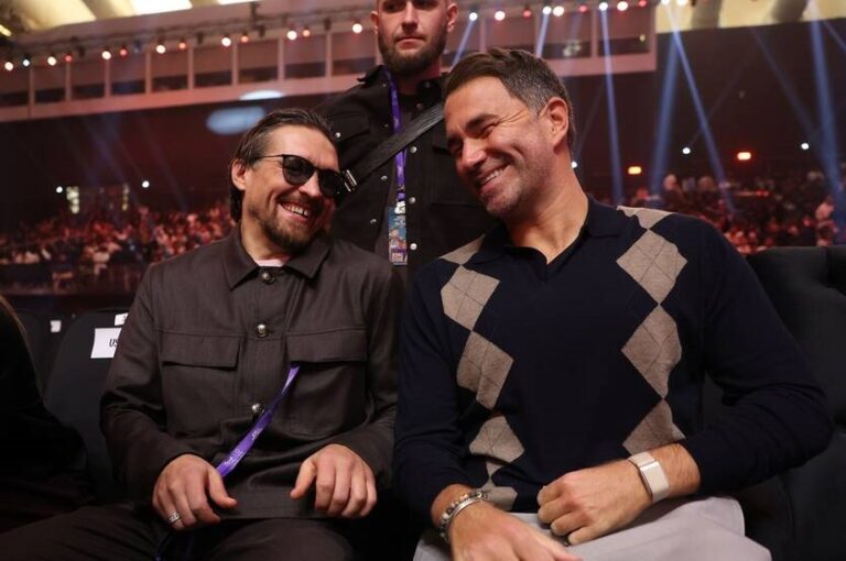 Відомий промоутер висловився про відмову Усика від чемпіонських титулів