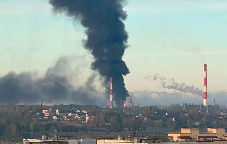 Дрони атакували один з найбільших НПЗ РФ і порти