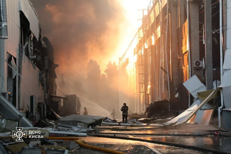 Наслідки нічної атаки на Київ: двоє людей загинули