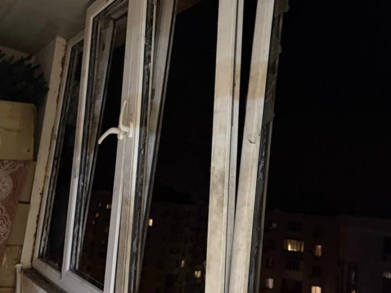 Під Одесою БПЛА атакували багатоповерхівку і супермаркет