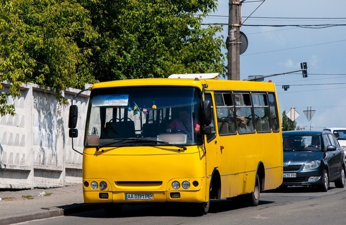 Проїзд у маршрутках Києві подорожчає: перевізники назвали ціну