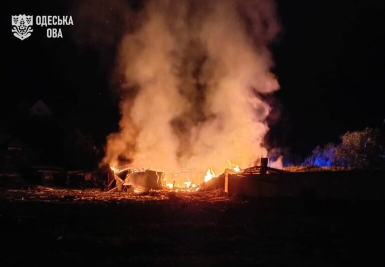 РФ масовано атакували Одещину, є постраждалі