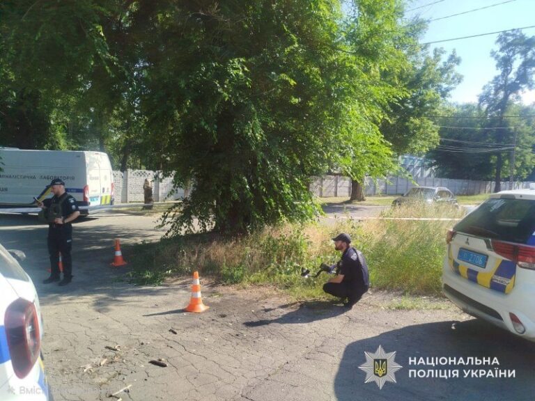 У Кам&rsquo;янському чоловік кинув гранату у групу ТЦК, є поранені