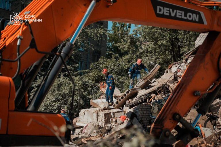 У Києві 13 загиблих і 86 поранених після атаки РФ