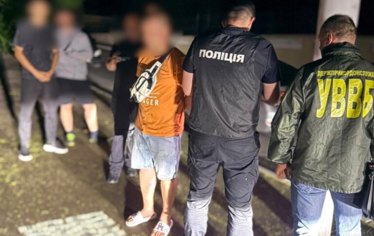 В Одеській області ухилянти тікали за кордон під виглядом моряків