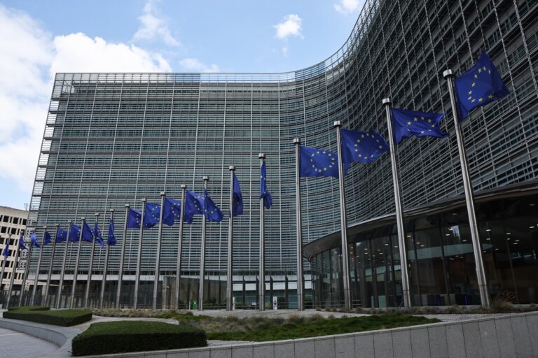 В ЄС хочуть відмовитися від великих пакетів санкцій проти РФ