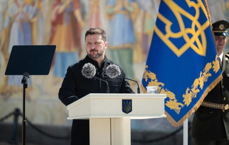 Зеленський проведе зустріч з керівництвом армії
