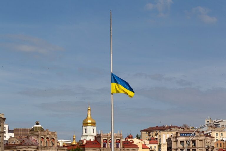 Ексчиновники Заходу та РФ обговорили можливий мир в Україні – ЗМІ