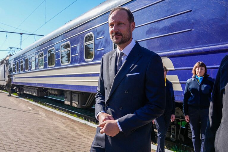 Новий король Норвегії. Скандали і допомога Україні
