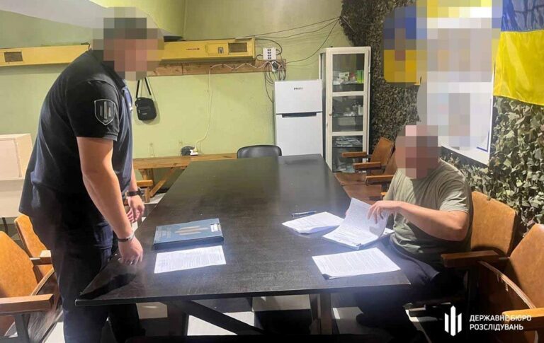 Продавали тилові посади за $3000: на Кіровоградщині викрили двох військових