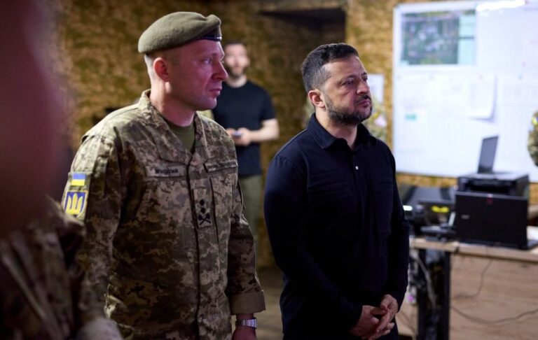 Зеленський прибув на Олександрівський напрямок